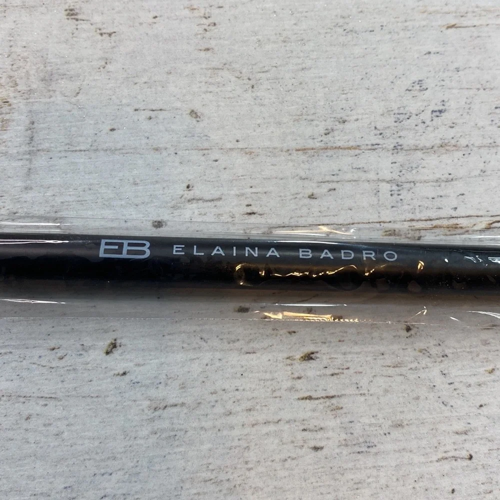 Elaina Badro Synthetic Fluff Brush